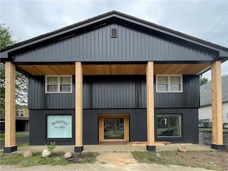 1048 E State St, Salem, OH 44460