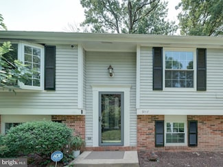 9117 Hunting Pines Place, Fairfax, VA 22032