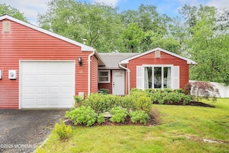 12 Briarcliff Ct, Freehold, NJ 07728