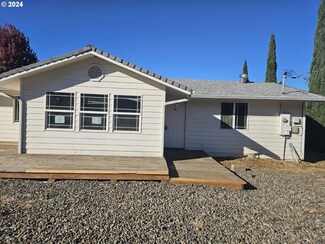 221 SW Briggs Dr, Myrtle Creek, OR 97457