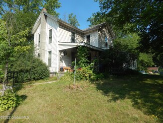 21 Main St, Queensbury, NY 12804