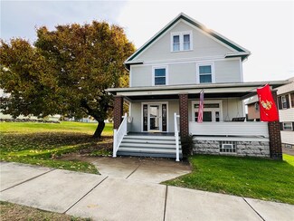 812 E Pearl St, New Castle, PA 16101