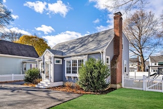3 Sunset Ln, Dorchester Center, MA 02124
