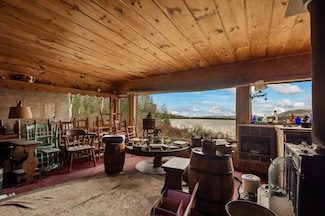 12 York Ln, Dallas Plantation, ME 04970