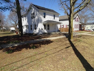 917 N Broad St, Adrian, MI 49221