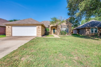 7413 Emerywood Ln, Fort Worth, TX 76137