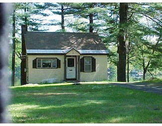 32 Taylor St, Georgetown, MA 01833