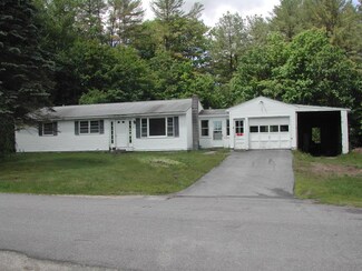 7 Country Ln, Hebron, NH 03241