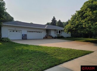 1102 1102 N Washington Ave, St. Peter, MN 56082