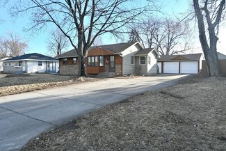 7136 Newton Ave N, Minneapolis, MN 55430