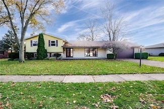 325 Beechgrove Dr, Englewood, OH 45322
