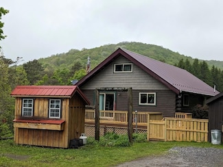 153 Pinneo Hill Rd, Oswayo, PA 16915