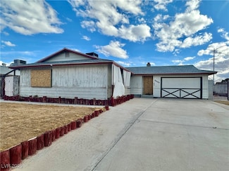 6489 Gunderson Blvd, Las Vegas, NV 89103