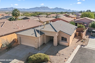 72 E Calle Del Capullo, Green Valley, AZ 85614