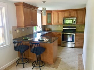 4 Stonybrook Rd, Sharon, MA 02067