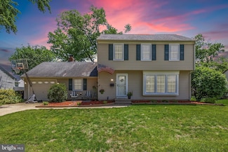 230 Aqua Ln, Delran, NJ 08075