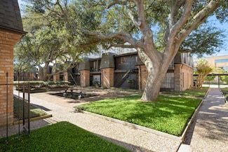 711 Holiday Dr Unit 42, Galveston, TX 77550