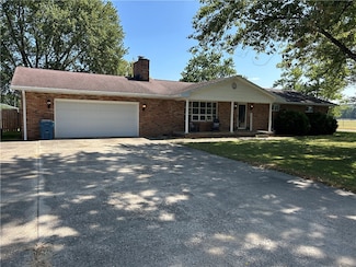 306 W Fort Dr, Palestine, IL 62451