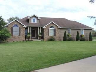 3045 Hidden Meadow Dr, Riverside, IA 52327