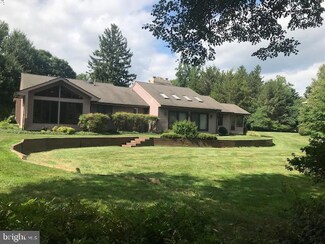 807 Fairthorne Dr, Kennett Square, PA 19348