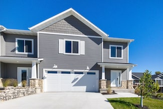 1380 Autumn Ridge Ln, Dubuque, IA 52003