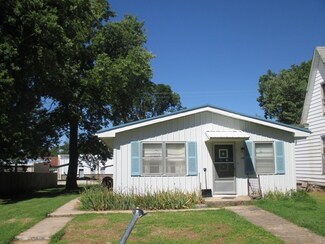 132 S Pine St, Howard, KS 67349