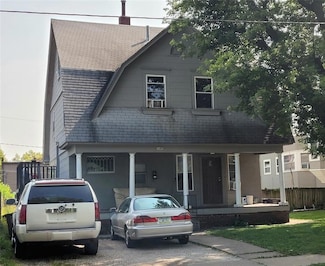 1161 21st St, Des Moines, IA 50311