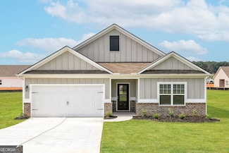 276 Oliver Dr, Locust Grove, GA 30248