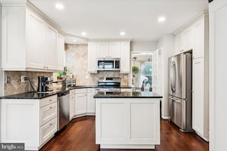 12592 Rock Ridge Rd, Herndon, VA 20170