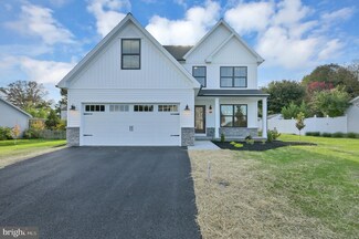 132 Koch Ln, Harrisburg, PA 17112