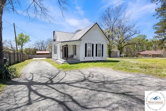 513 W Jefferson St, Warsaw, MO 65355