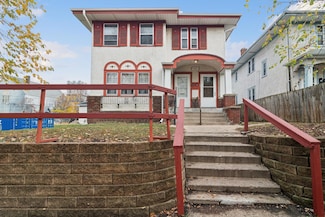 922 Queen Ave N, Minneapolis, MN 55411