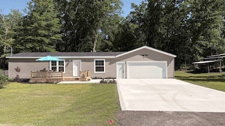 6651 Lake St, Harrison, MI 48625