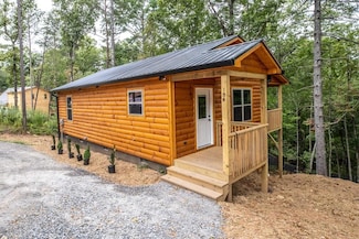 104 Harvest Oaks Dr, Murphy, NC 28906
