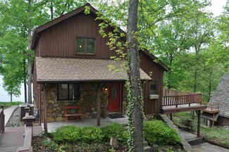 212 W Pine Dr, Santa Claus, IN 47579