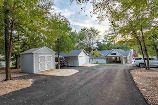 125 Rainbow Cove, Holly Lake Ranch, TX 75765