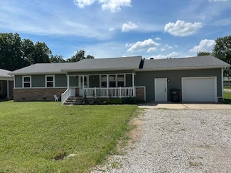 200 Karner Ave, Altamont, KS 67330