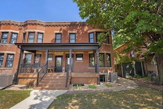 712 Main St, Cedar Falls, IA 50613