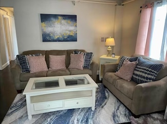 527 8th St N Unit 5, Saint Petersburg, FL 33701