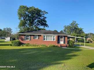 405 Pollock St, Pollocksville, NC 28573