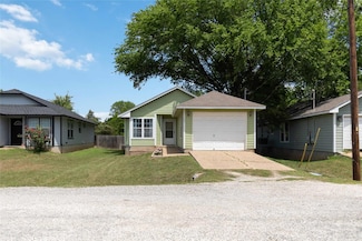 104 Paia Ln, Bastrop, TX 78602