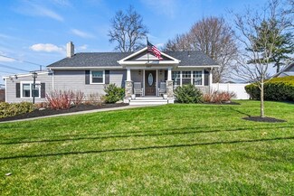 527 Russell St, Woburn, MA 01801