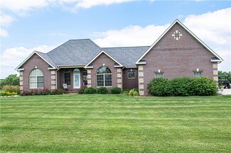 1685 McBride Ridge Ct, Winterset, IA 50273