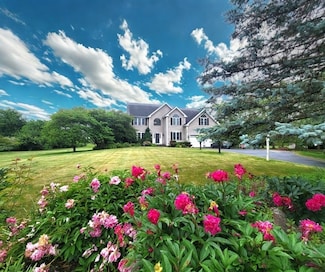 4 Wagon Trail, Lakeville, MA 02347