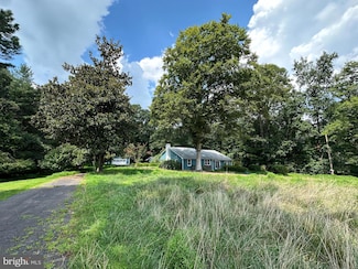 12365 Henderson Rd, Clifton, VA 20124