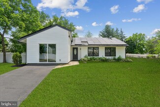 33 Peoria Ln, Sicklerville, NJ 08081