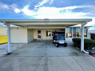 812 Nelson Dr, Lady Lake, FL 32159