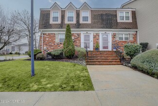 59 Heritage Ln, Fords, NJ 08863