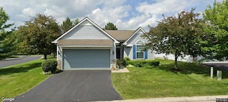 912 Rikki Ann Ct, Wixom, MI 48393