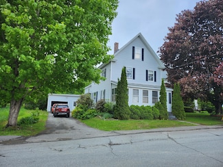 13 Spring St, Newport, ME 04953